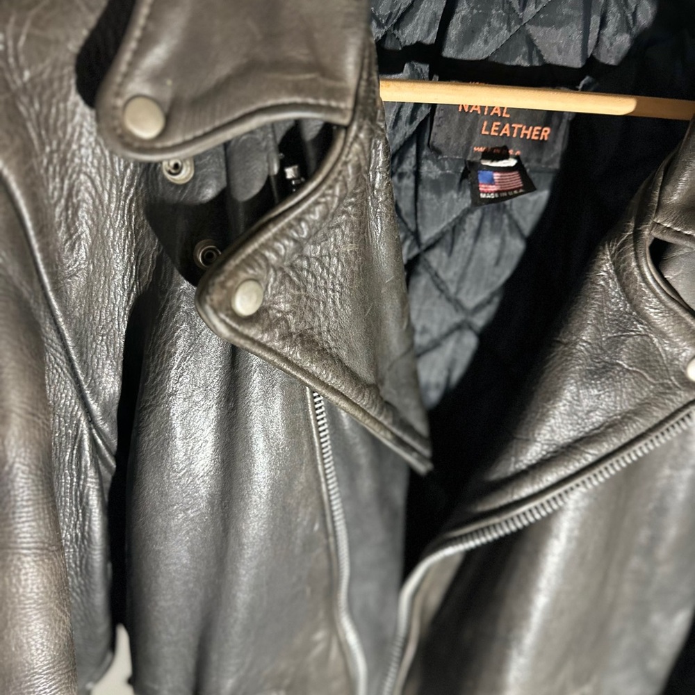 Men's natal leather, vintage Black Leather motorcycle Jacket
Heavy 1950s made 🇺🇸 - Picture 3 of 16